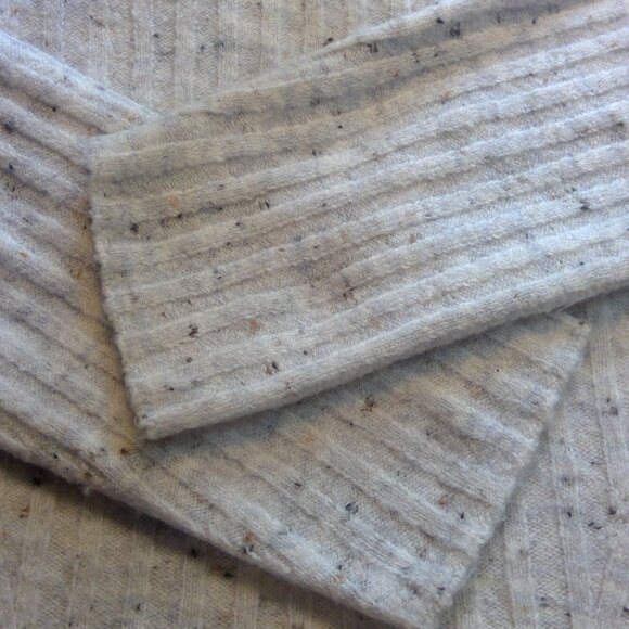 Old Navy Women's Grey Variegated Thread Long Sleeve Sweater (M) - Picture 5 of 9